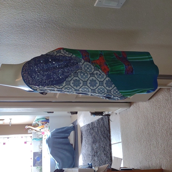 Save the Queen sequin sleeve multicolored print t shirt w/back zipper detail Sm - Picture 3 of 11